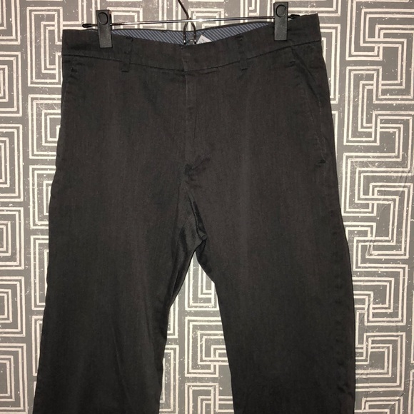 GAP Men’s casual slacks (31X32) - Picture 2 of 3